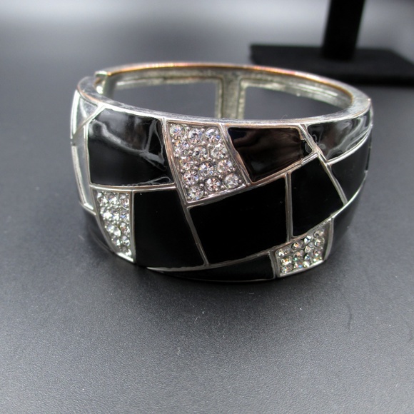 Vintage Silver & Black Crystal Rustic Bracelet - Picture 5 of 8